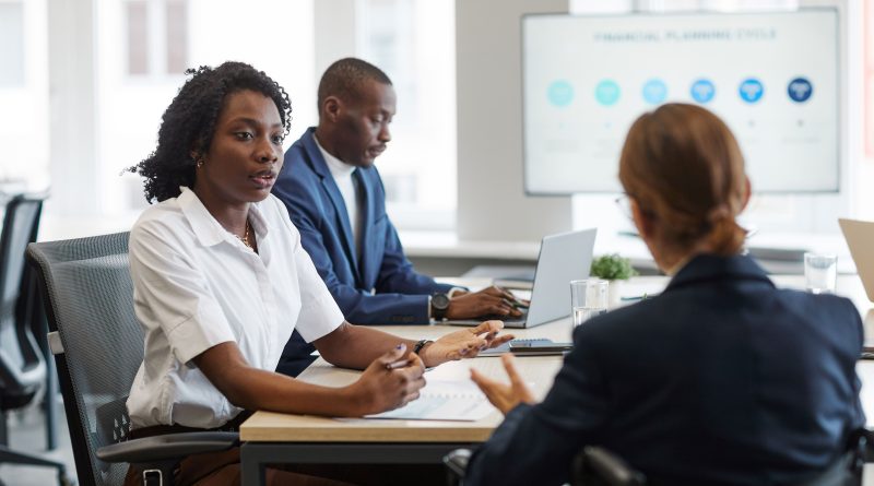 Aumenta a participação feminina em cargos de liderança