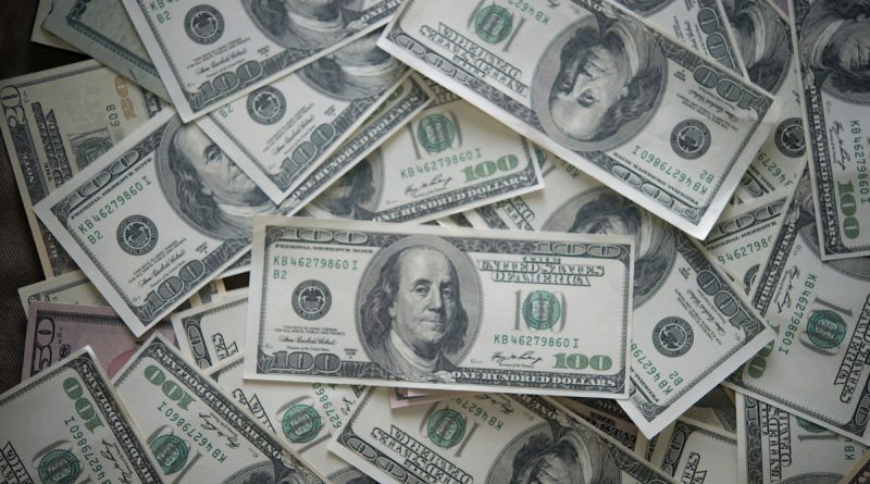 Dólar marca em julho maior valor desde janeiro de 2022