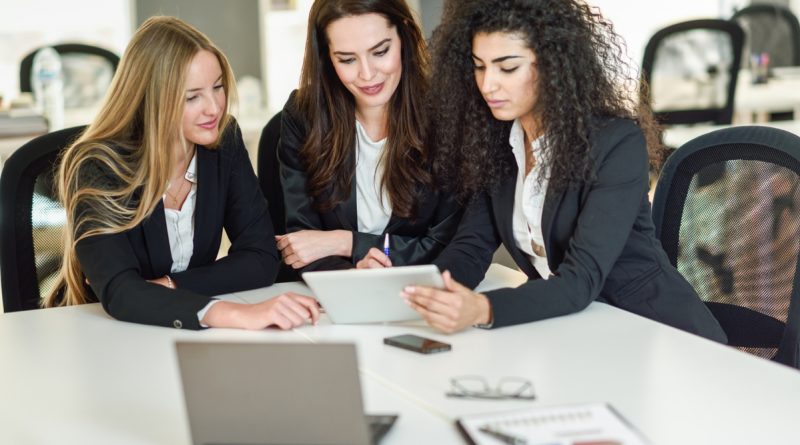 Advocacia brasileira é majoritariamente feminina, diz estudo