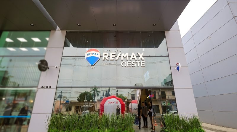 Imobiliária RE/MAX inaugura nova sede em Chapecó